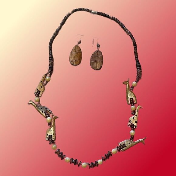 Vintage Wooden lightweight giraffe beaded necklace and earring set - Picture 3 of 6